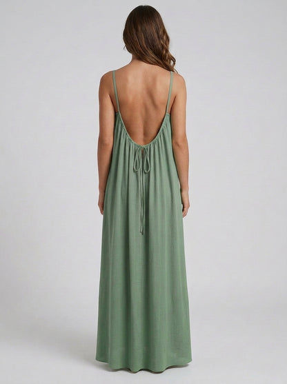 La robe dos nu qui fait tourner les têtes…